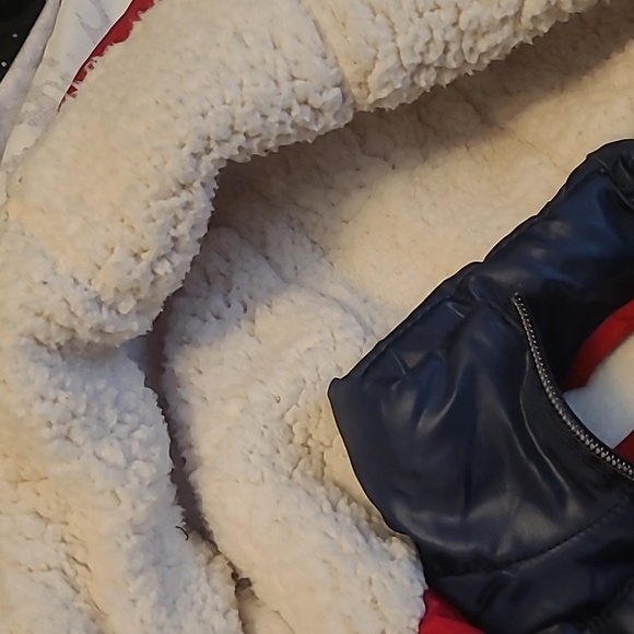 Red winter jacket with sherpa linned kids size 4(waterproof) - Picture 2 of 4